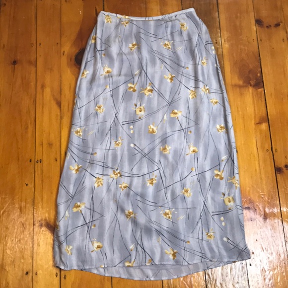C’est City Dresses & Skirts - C’est City Grey Silk Skirt w/ Tan Floral Print